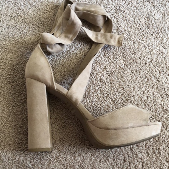 Wrap around heel - Picture 3 of 3